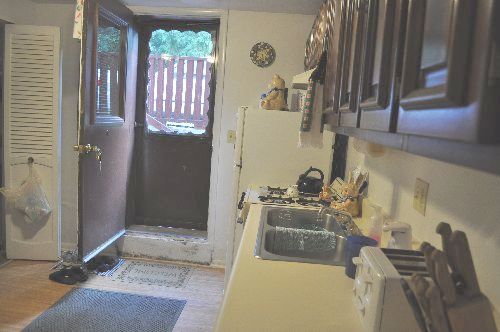 1B Kitchen Corner